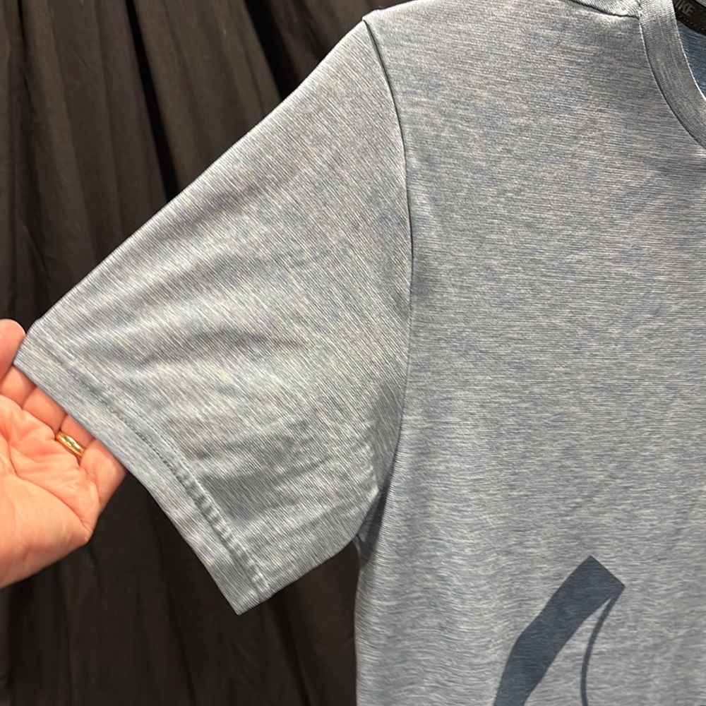 Nike Blue Short Sleeve Tee with Iconic Swoosh - Picture 4 of 5
